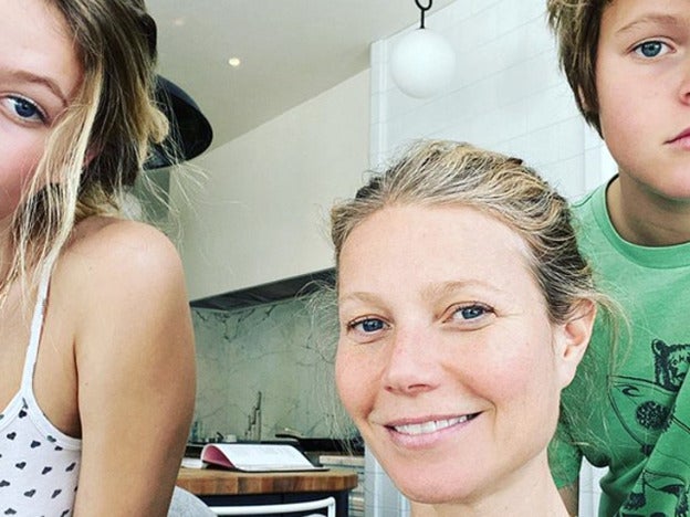 Qué ocurre cuando las famosas incluyen a la familia en su estrategia de marketing social