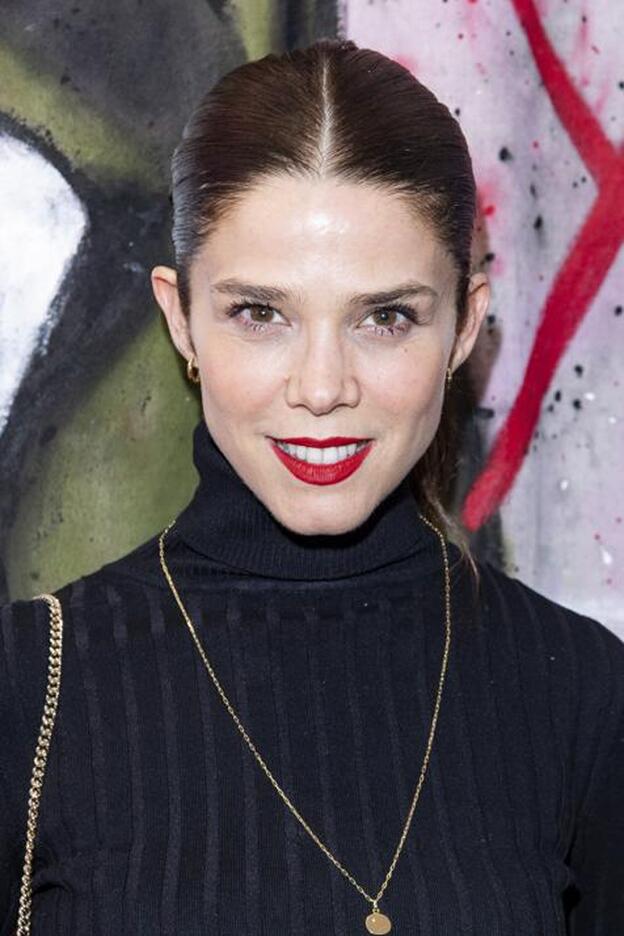 Cómo copiar paso a paso el maquillaje natural con labios rojos de efecto buena cara y perfecto para verano de Juana Acosta