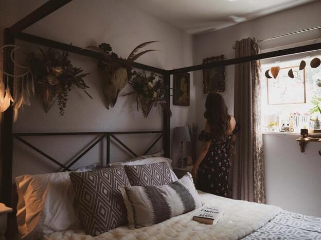 ¿Por qué se altera el sueño durante la menopausia?