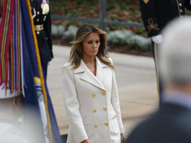 Donald Trump ordena a Melania que sonría a pesar de estar viviendo la peor crisis de su legislatura