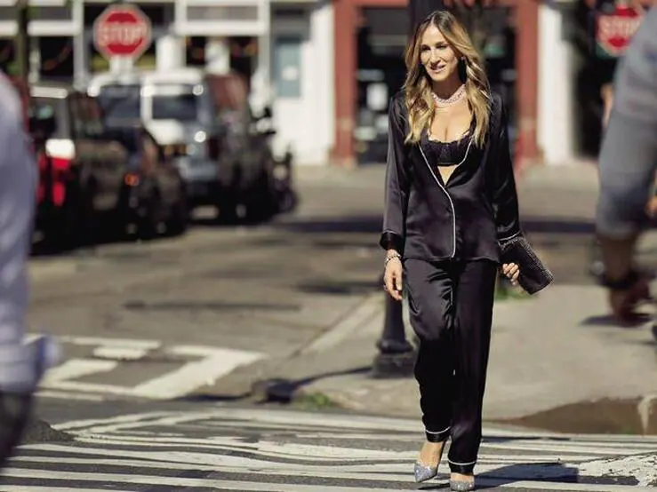 pueblo A pie Desconexión Fotos: Las claves infalibles para salir en pijama de seda a la calle y ser  la más estilosa | Mujer Hoy