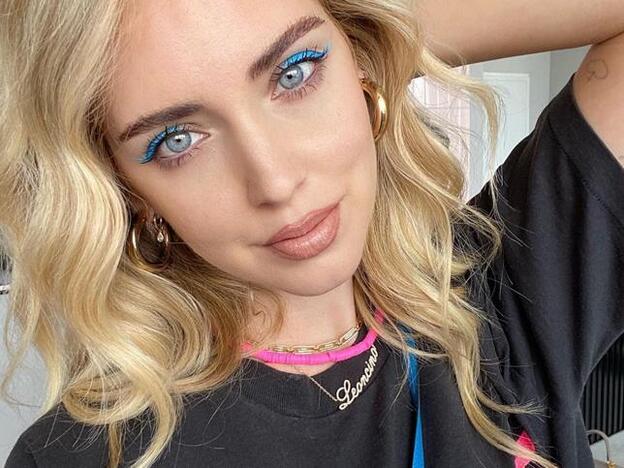 Chiara Ferragni confirma lo bien que sienta la falda de los Special Prices de Zara que más éxito está teniendo