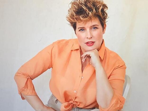 El look de Tania Llasera con un traje que estiliza y sienta muy bien que ha enamorado a sus seguidores