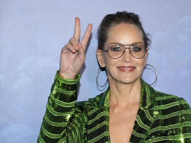 Famosas con mala suerte: a Sharon Stone le ha caído un rayo mientras planchaba y Cate Blanchett ha tenido un accidente con una motosierra, ¿qué está pasando?