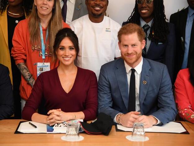 ¿Por qué Meghan Markle y el príncipe Harry han pospuesto el lanzamiento de su fundación benéfica?