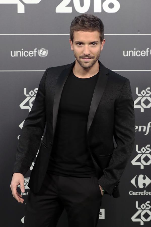 Pablo Alborán y otros famosos a los que les ha costado salir del armario como Ricky Martin o Jesús Vázquez