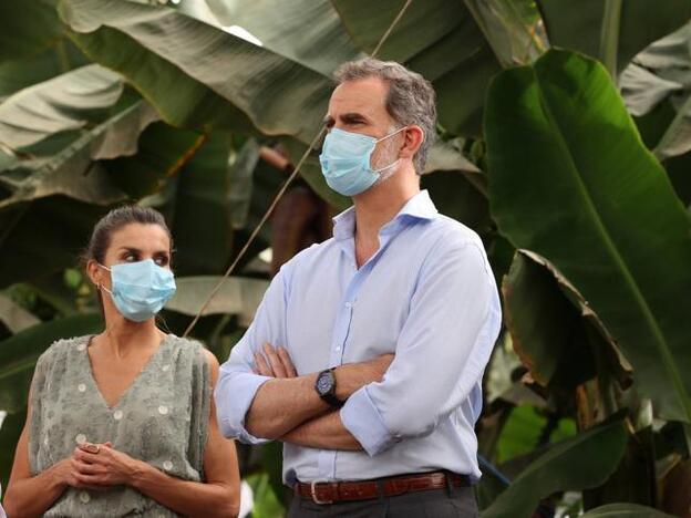 El vídeo viral de los Reyes apoyados en la barra de una jamonería