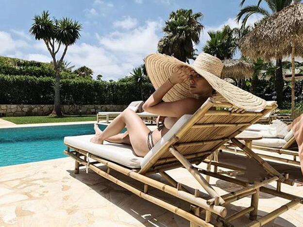 Blanca Suárez, queremos tu sombrero y lo vamos a comprar en las rebajas