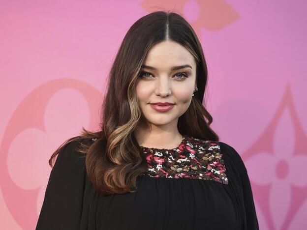 ¿Eres team Gwyneth Paltrow y agua con limón o te fías más de Miranda Kerr y su vinagre de manzana? Sabemos cuál de los dos es mejor (para tomar en ayunas)