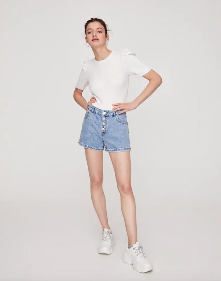 Nueve shorts denim rebajados de Pull&Bear y H&M que no te vas a quitar en todo el verano