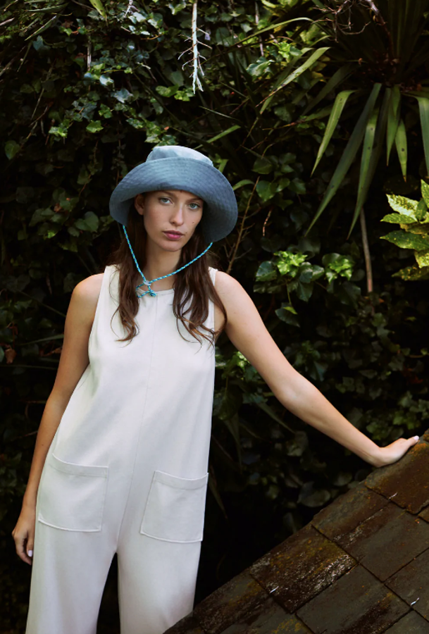 Los 12 accesorios (bolsos, gafas, pañuelos, sandalias) que tienes que tener sí o sí este verano