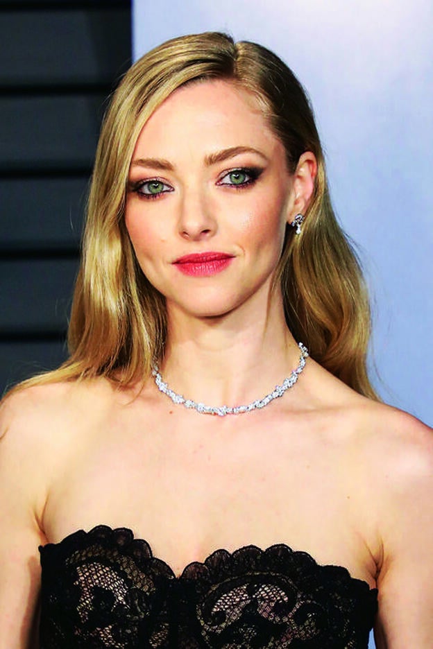 Descubre la rutina de belleza (y los trucos de maquillaje) de Amanda Seyfried para mantener la piel bonita y luminosa en la alfombra roja y en el día a día