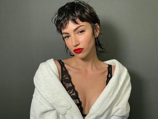 Úrsula Corberó sorprende con un cambio de look con el pelo largo y rizado que no ha dejado indiferente a nadie