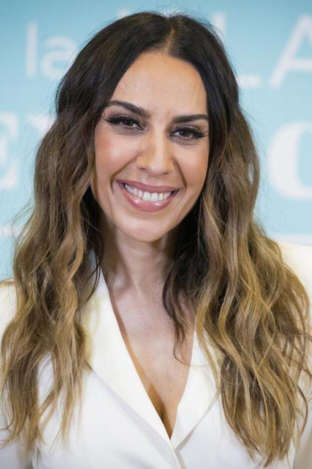 Tenemos la prueba: Mónica Naranjo sin maquillaje es otra mujer (mucho más joven)