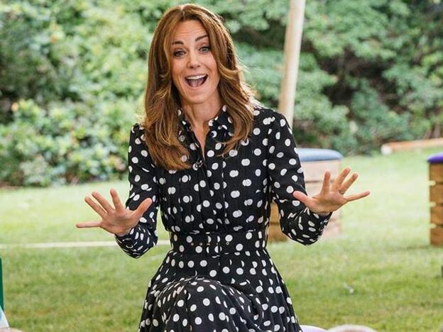 Kate Middleton copia a la Reina Letizia su truco de estilo favorito con un vestido de lunares ideal