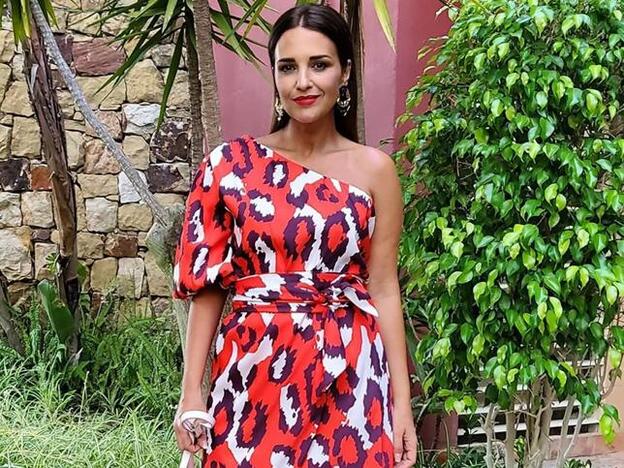 Unas sandalias blancas son lo que necesitas en verano, y Paula Echevarría tiene las más bonitas y baratas de la temporada