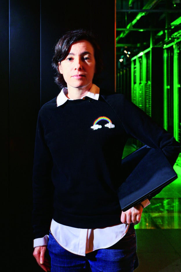 Privacidad y rastreo en la pandemia: la experta Carmela Troncoso explica por qué tu móvil puede ser (por ahora) la mejor vacuna