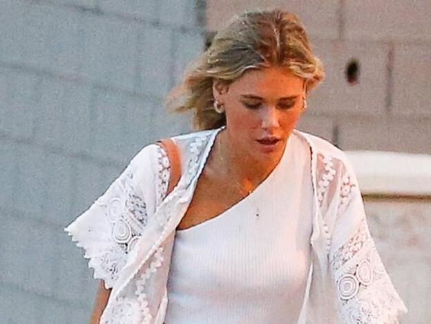 Ana Soria habla sobre su relación con Enrique Ponce. Pincha sobre la foto para ver los famosos que se buscaron segundas parejas mucho más jóvenes./gtres.