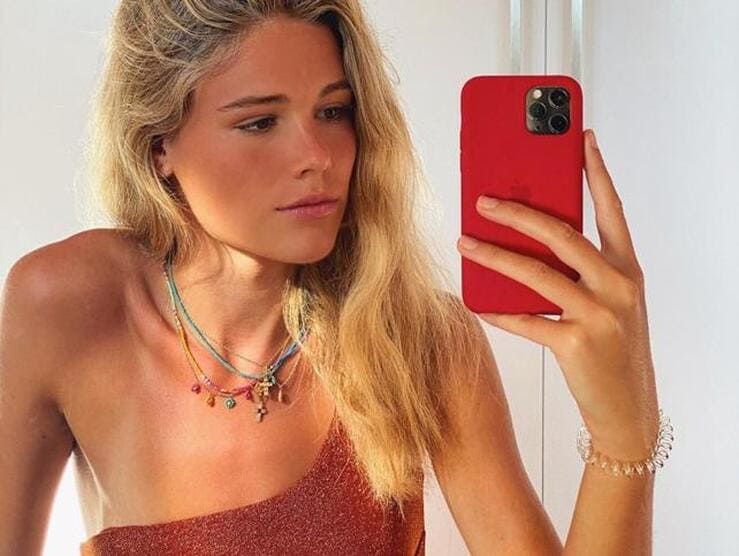 Ana Soria, influencer y novia de Enrique Ponce, y sus fotos de Instagram con las tendencias de bikinis y bañadores de la temporada