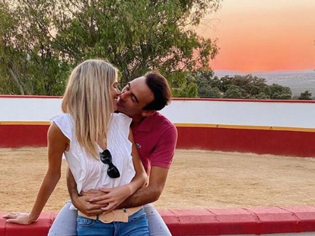 La foto con la que Enrique Ponce se ha declarado públicamente a Ana Soria: "Te amo"