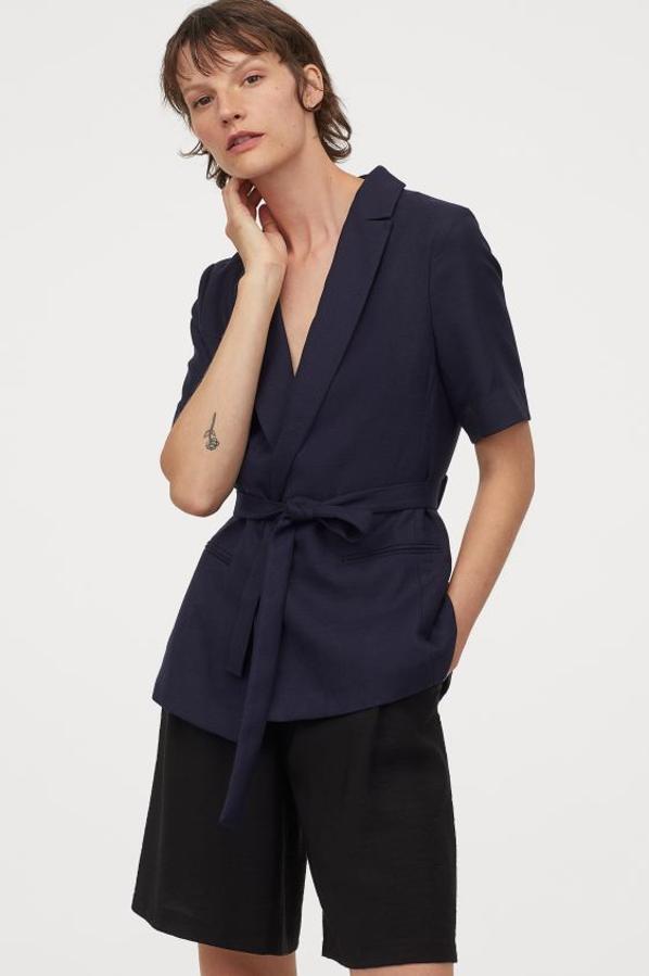 Blazer de manga corta, la propuesta ideal para no prescindir de tu prenda favorita cuando el calor aprieta