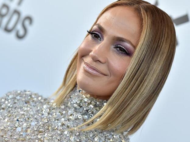 Jennifer López revoluciona Instagram con su último selfie sin maquillaje recién levantada