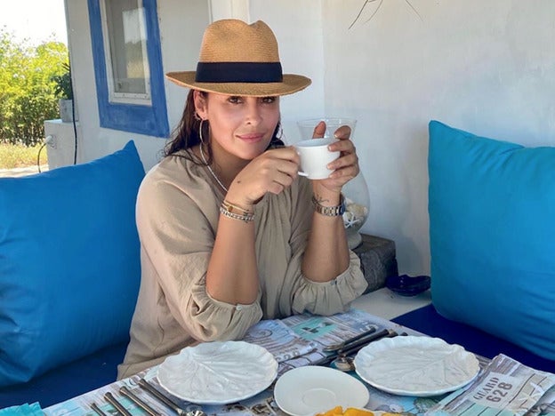 Así tienes que llevar el traje blanco de Vicky Martín Berrocal para parecer más delgada