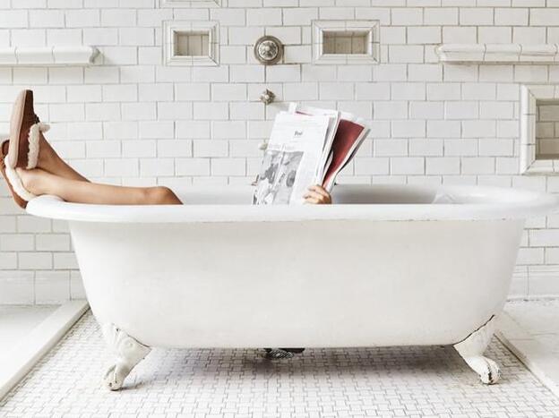 ¿Qué es el doomscrolling? Seguramente lo estés haciendo... y tienes que parar porque te deprime