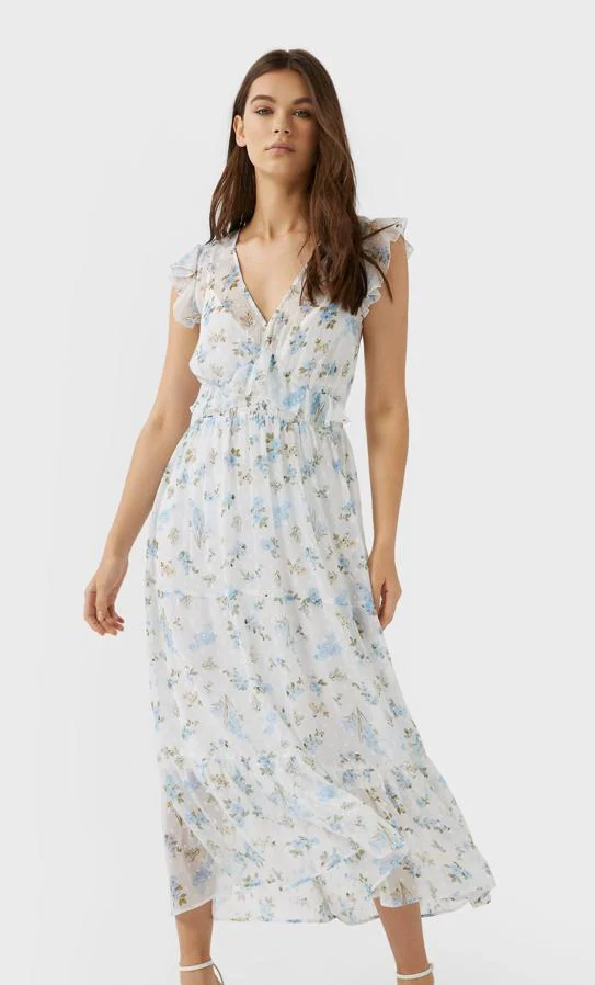 Blanco y con estampado de flores, la combinación perfecta para los vestidos de los estilismos más románticos