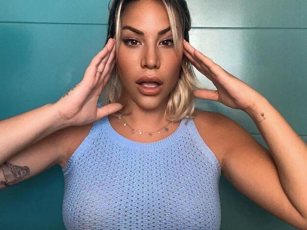 Steisy, harta de las críticas por su peso, publica una foto en bikini con 7 kilos más y un llamativo cambio de look