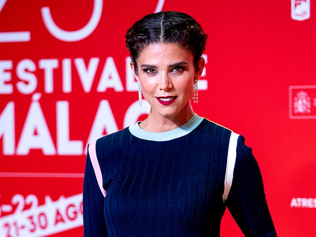 Labios rojo sangre: el tono imprescindible del otoño que ya han lucido Juana Acosta y Paz Vega en el Festival de Málaga