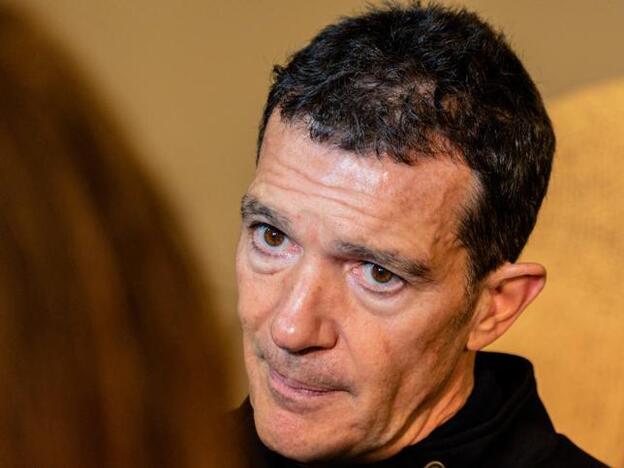 El montaje fotográfico con el que Antonio Banderas celebra que ha superado el coronavirus