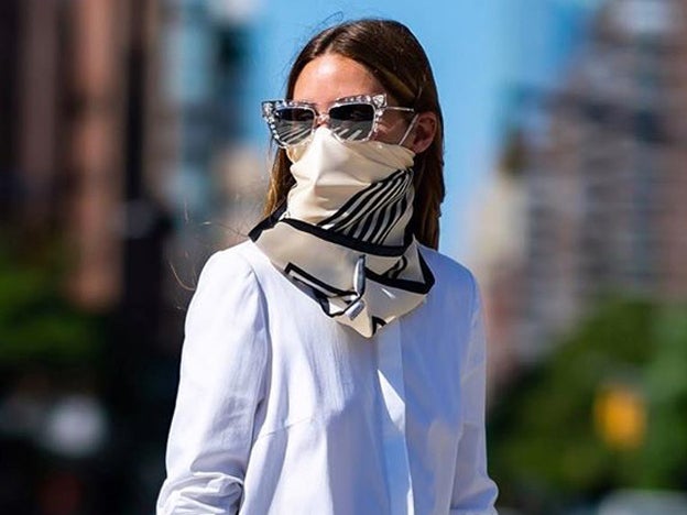 Así consiguen las famosas controlar el maskné: el acné provocado por el uso de la mascarilla