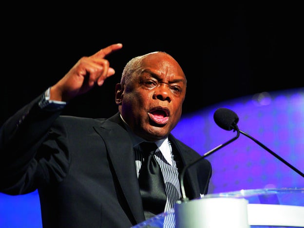 El exalcalde de San Francisco Willie Brown ha atacado a la candidata a la vicepresidencia.