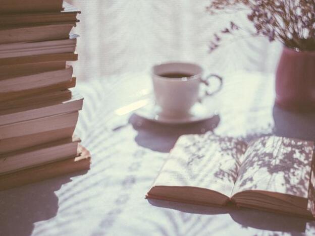 ¿Y si nunca sabemos quién es Elena Ferrante? Su nueva novela vuelve a Nápoles... Y abre la posibilidad de una nueva saga