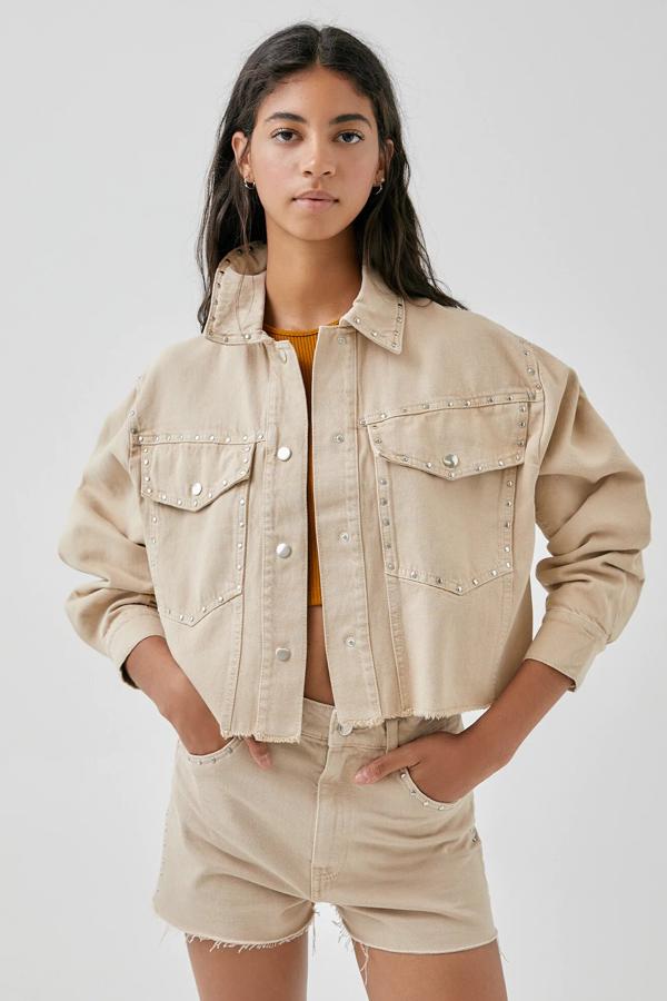 Pull & Bear tiene las 14 prendas denim que necesitas para tus looks de otoño
