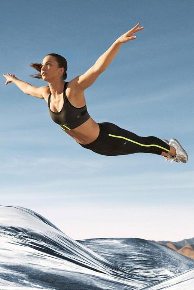 Ejercicios para saltar a la comba que queman grasa y llevan tu entrenamiento de cardio a otro nivel