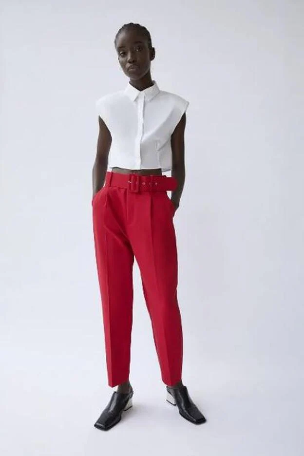 Eva González confirma el poder del rojo con pantalones Zara que mejor sientan y más estilizan | Mujer Hoy