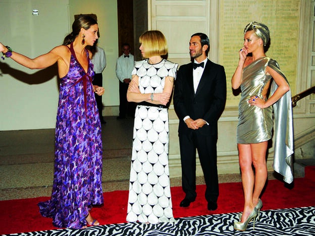 Con Anna Wintour, Marc Jacobs y Kate Moss en la gala del Met de 2009.