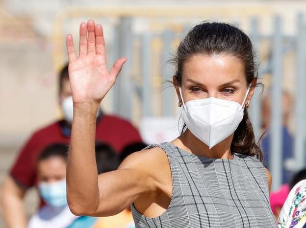 Patry Jordan tiene los ejercicios con botellas de agua para conseguir unos brazos tan definidos como los de Doña Letizia