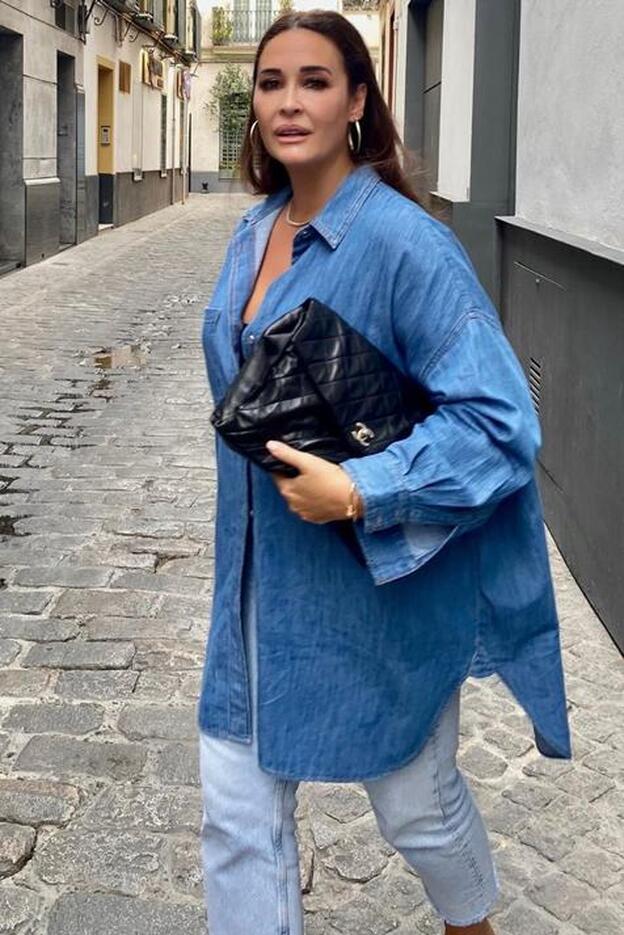 Vicky Martín Berrocal sabe cómo mezclar prendas denim y acertar con un look de entretiempo