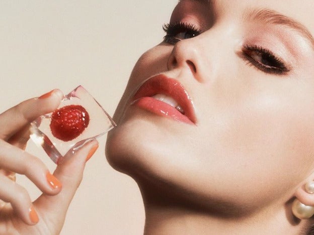 Si tienes las uñas quebradizas, se deshojan o, directamente, se rompen, esto es lo que tienes que hacer (urgentemente y este año más que nunca)