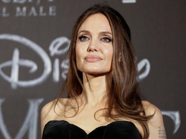 Este es el champú con el que Angelina Jolie consiguió recuperar y fortalecer su pelo en un mes (y cuesta menos de 8 euros)