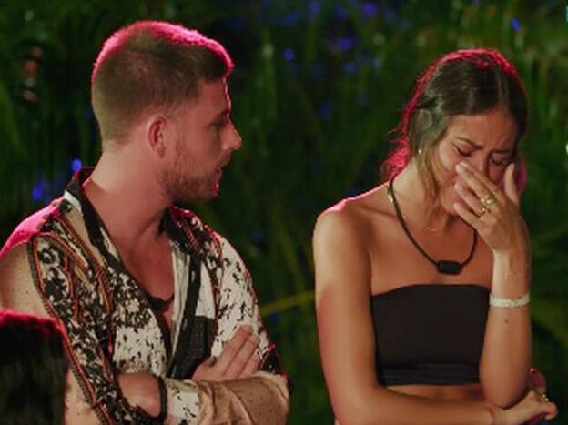 ¡El amor es un infierno! La isla de las tentaciones enciende el debate por los celos, las relaciones tóxicas y los posibles malos tratos de sus cinco parejas