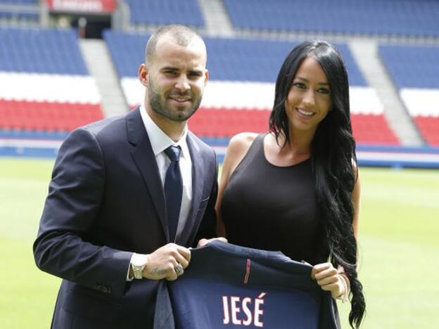 Aurah Ruiz y Jesé Rodríguez en una imagen de cuando él fue presentado por el PSG. Pincha sobre la foto para ver las parejas que rompieron en 2019./gtres.