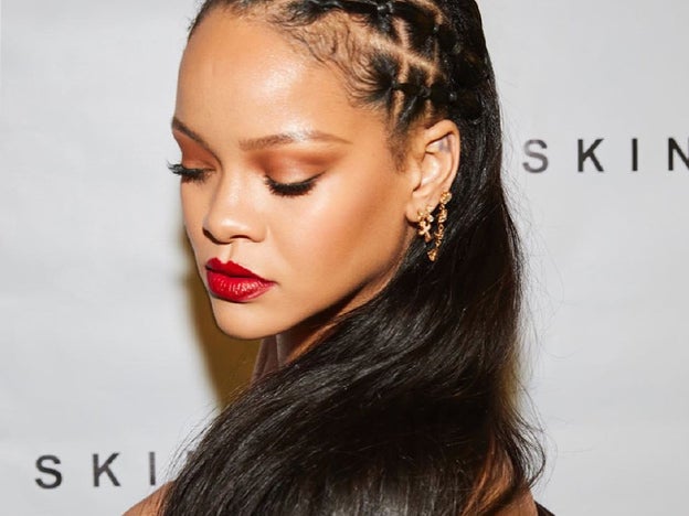 ¿Qué tienen en común Úrsula Corberó y Rihanna? Una pista: la clave está en el nuevo cambio de look de la cantante