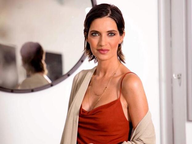 El nuevo cambio de look de Sara Carbonero con flequillo cortina que confirma que es el corte de pelo más favorecedor del otoño