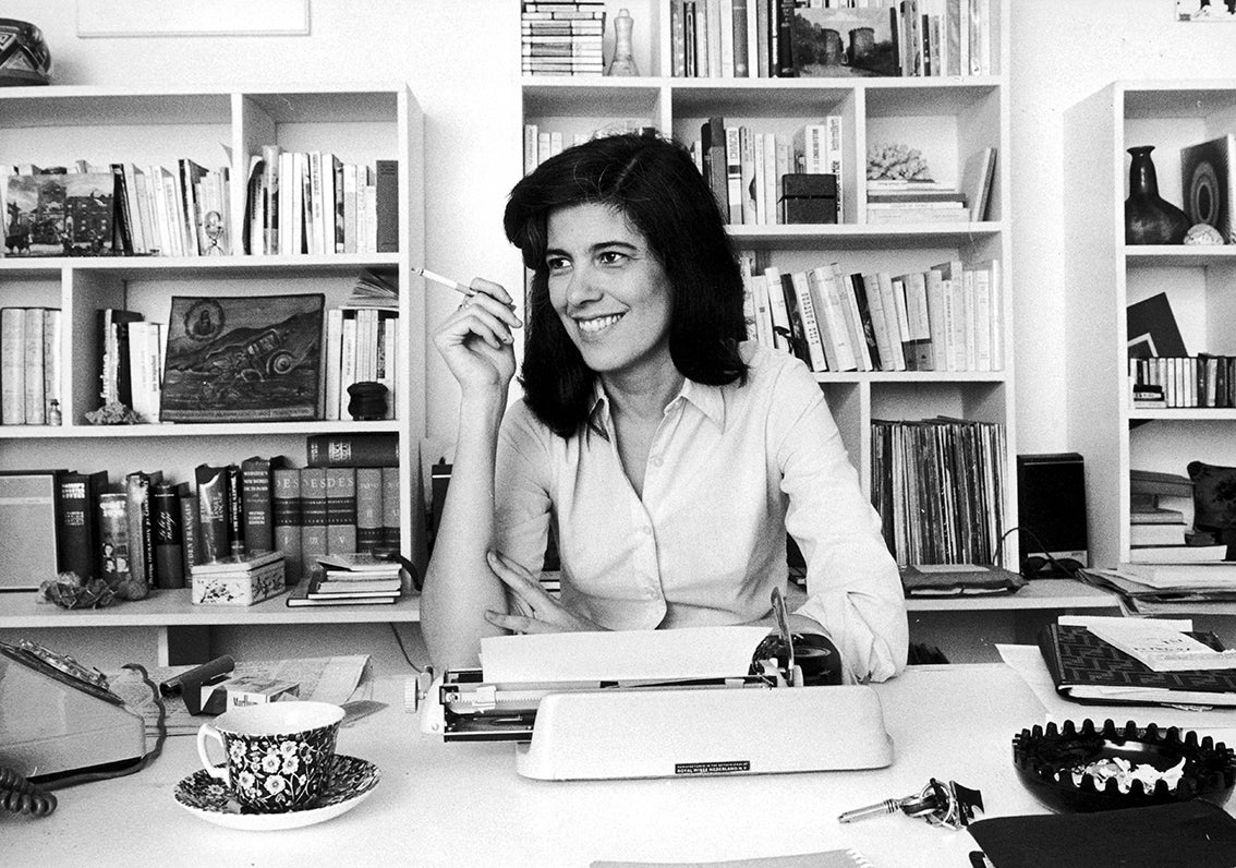 Susan Sontag (1933-2004), American writer. France, on November 3, 1972./susan sontag premio pulitzer