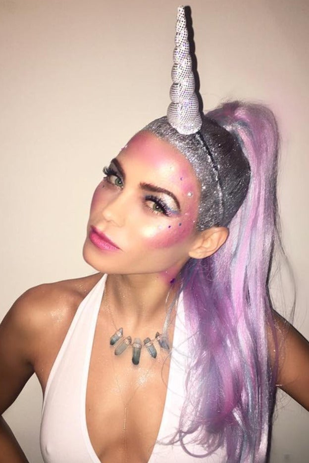 Vamos a hacer lo que sea para llevar en Halloween este disfraz con maquillaje de unicornio: no vas a ver nada más espectacular en Instagram