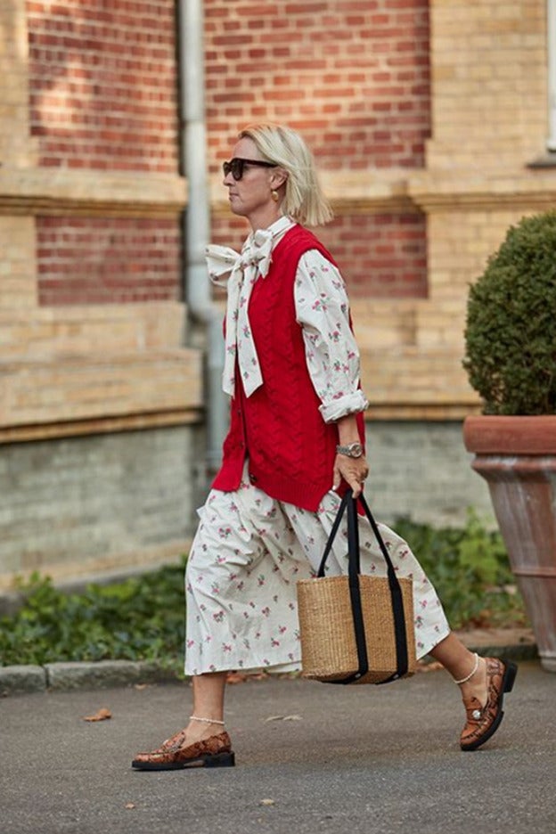 Tres estilismos con chaleco para conseguir el look estrella del otoño en todas las tallas (y hasta puede que no tengas que comprar nada)